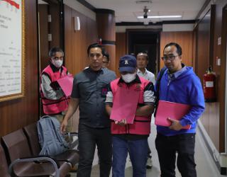 Baca juga : Kejaksaan Agung Sita Sejumlah Mobil Mewah dari Kasus Suap Vonis Lepas Kasus Minak Goreng