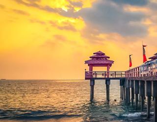 thumbnail Gubernur Banten Andra Soni Tinjau Pantai Anyer Saat Libur Lebaran, Pastikan Keamanan Wisatawan