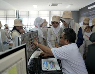 thumbnail Edukasi Anti Narkoba dan Keselamatan Dikenalkan Lewat Wisata Pelabuhan di Surabaya