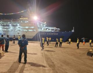 thumbnail Pelabuhan Maumere Tetap Layani Penumpang dan Kendaraan di Tengah Pemulihan