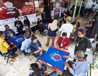 Domino Bukan Sekadar Permainan, 64 Jurnalis Adu Strategi di Surabaya