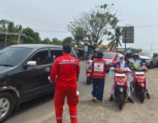 Abu Vulkanik Anak Krakatau Berdampak, 26 Desa di Anyer-Cinangka Dapat Masker