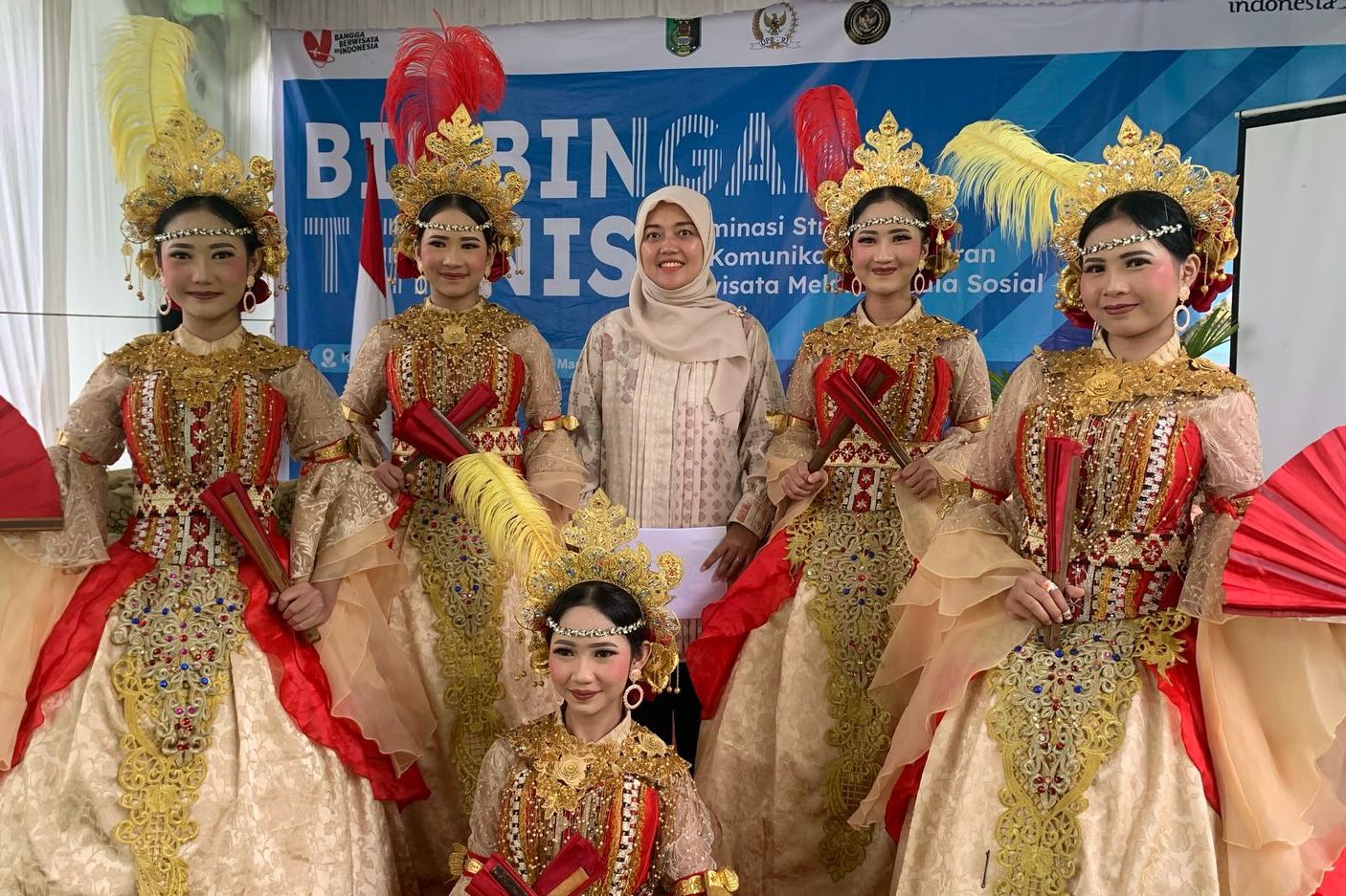 menteri pu saat di pelabuhan banten