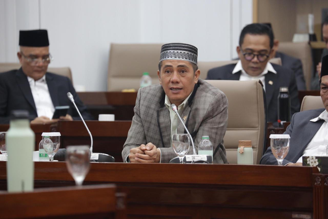 menteri pu saat di pelabuhan banten