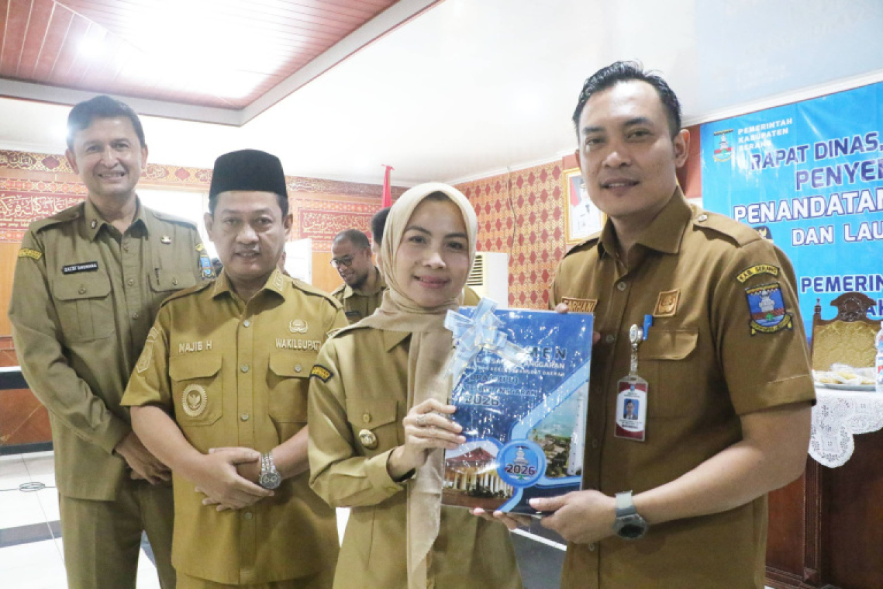 Ratu Zakiyah menegaskan, OPD tidak boleh terjebak pada urusan administrasi awal tahun yang berpotensi menghambat pelayanan publik. Foto ist