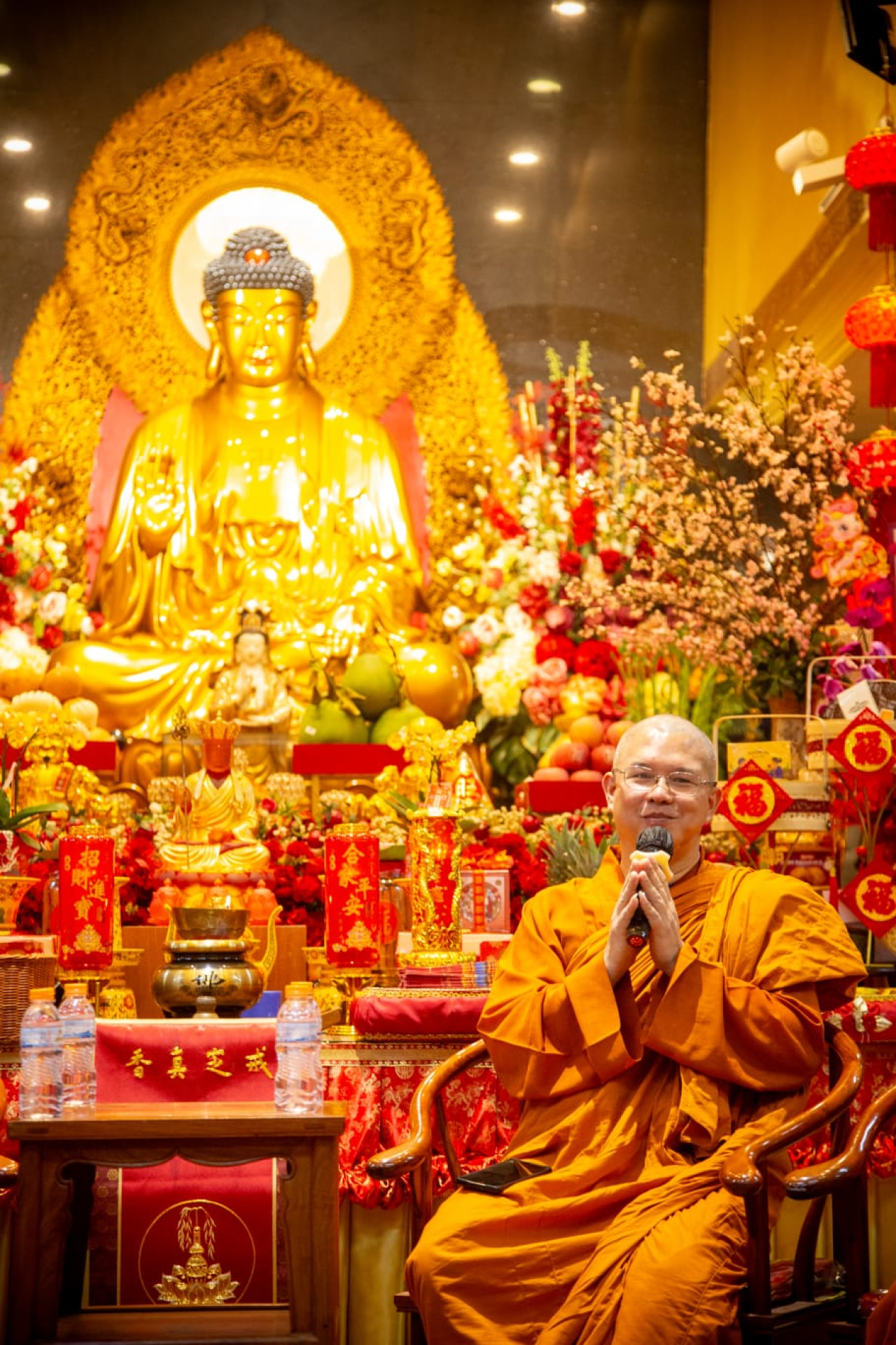 Dalam sesi Dharma, narasumber menyoroti pentingnya keseimbangan antara ikhtiar pribadi dan kebijaksanaan dalam menghadapi perubahan zaman. Foto ist