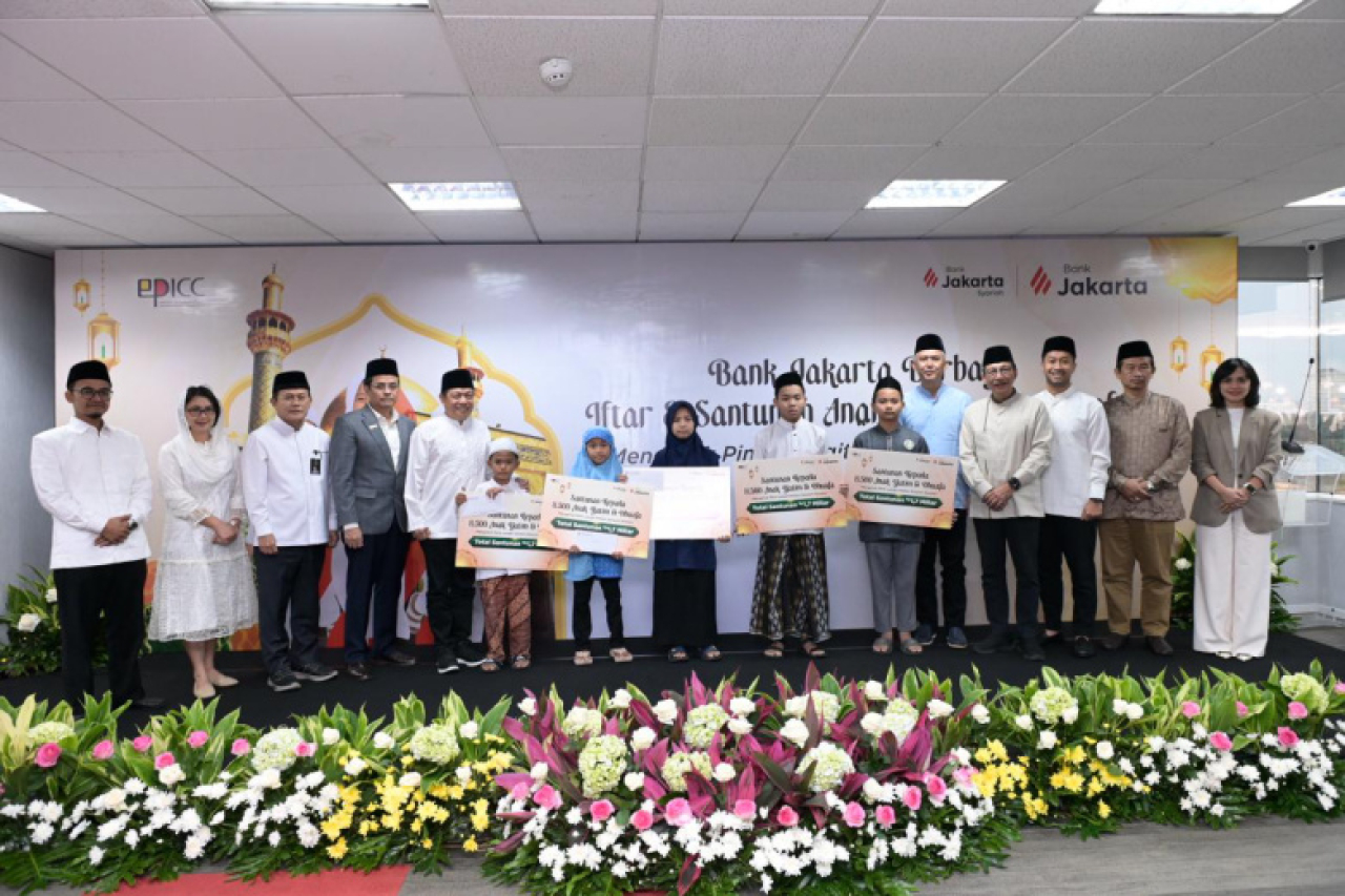 Direktur Utama Bank Jakarta, Agus H Widodo, mengatakan bantuan tersebut berasal dari dana zakat dan infak karyawan yang dikelola oleh Unit Pengelola Zakat (UPZ) perusahaan. Foto ist