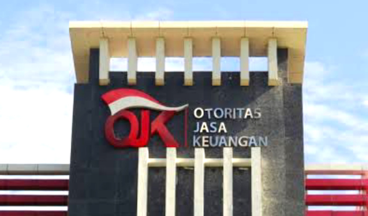 OJK turut menyoroti praktik penggunaan aplikasi ilegal oleh kelompok yang dikenal sebagai “mata elang” untuk melacak data debitur.