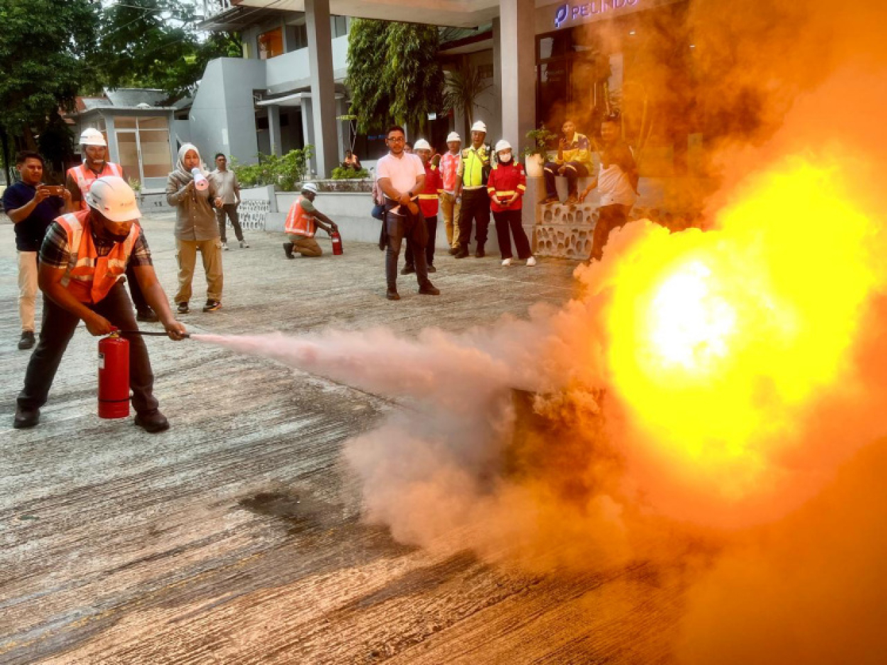 Selain melibatkan internal perusahaan, kegiatan ini juga memberikan edukasi langsung kepada pengunjung.