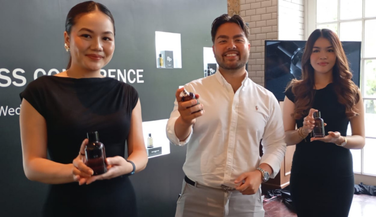 Kami ingin membuat parfum berkualitas tinggi lebih mudah diakses, sekaligus memberikan pengalaman yang personal bagi setiap pengguna.