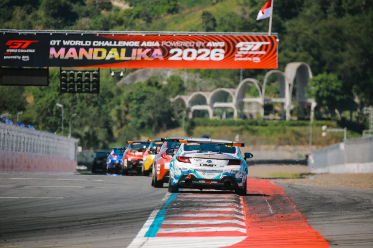 Pada klasemen tim, Dewa United Motorsport kokoh di puncak dengan 66 poin, diikuti Rizqy x GP dan Wish Motorsport.