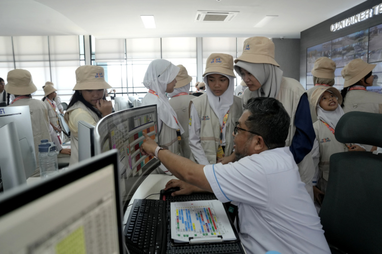 Edukasi Anti Narkoba dan Keselamatan Dikenalkan Lewat Wisata Pelabuhan di Surabaya