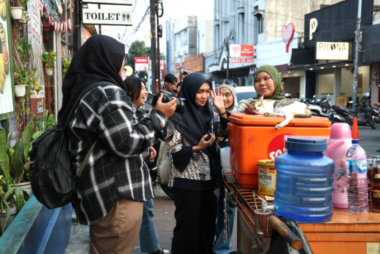 PFI Tangerang melihat fenomena ini sebagai momentum untuk meningkatkan literasi fotografi di kalangan generasi muda.