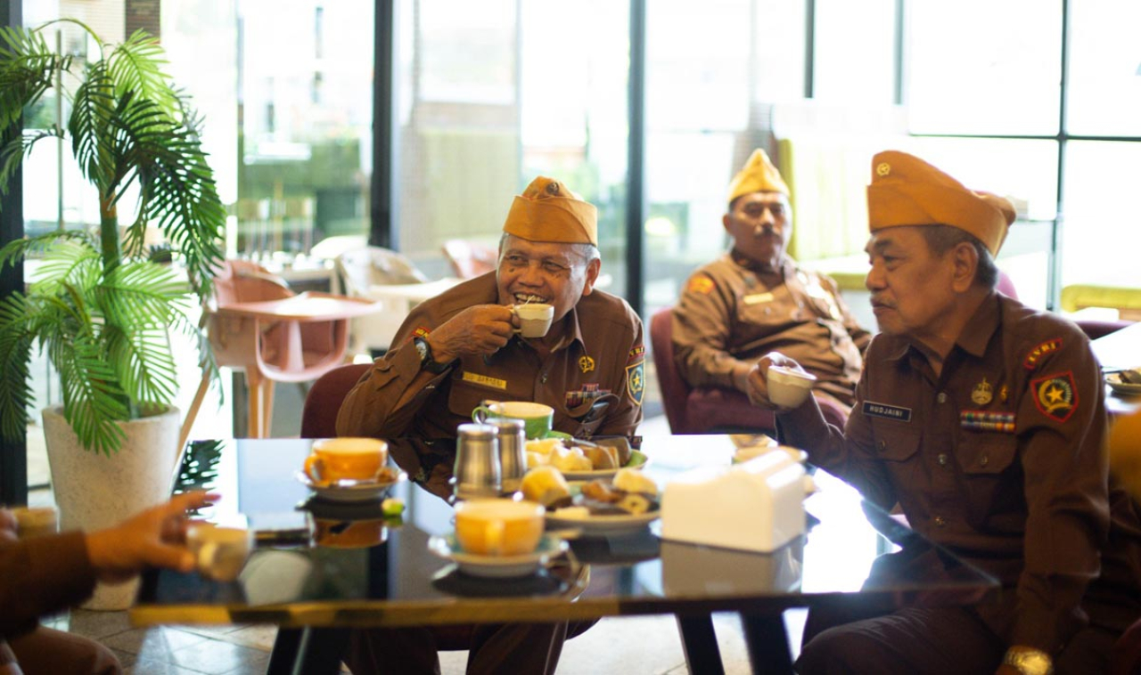 Lifestyle Secangkir Wedang Jawi Jadi Simbol Kehangatan EXCOTEL dan Veteran