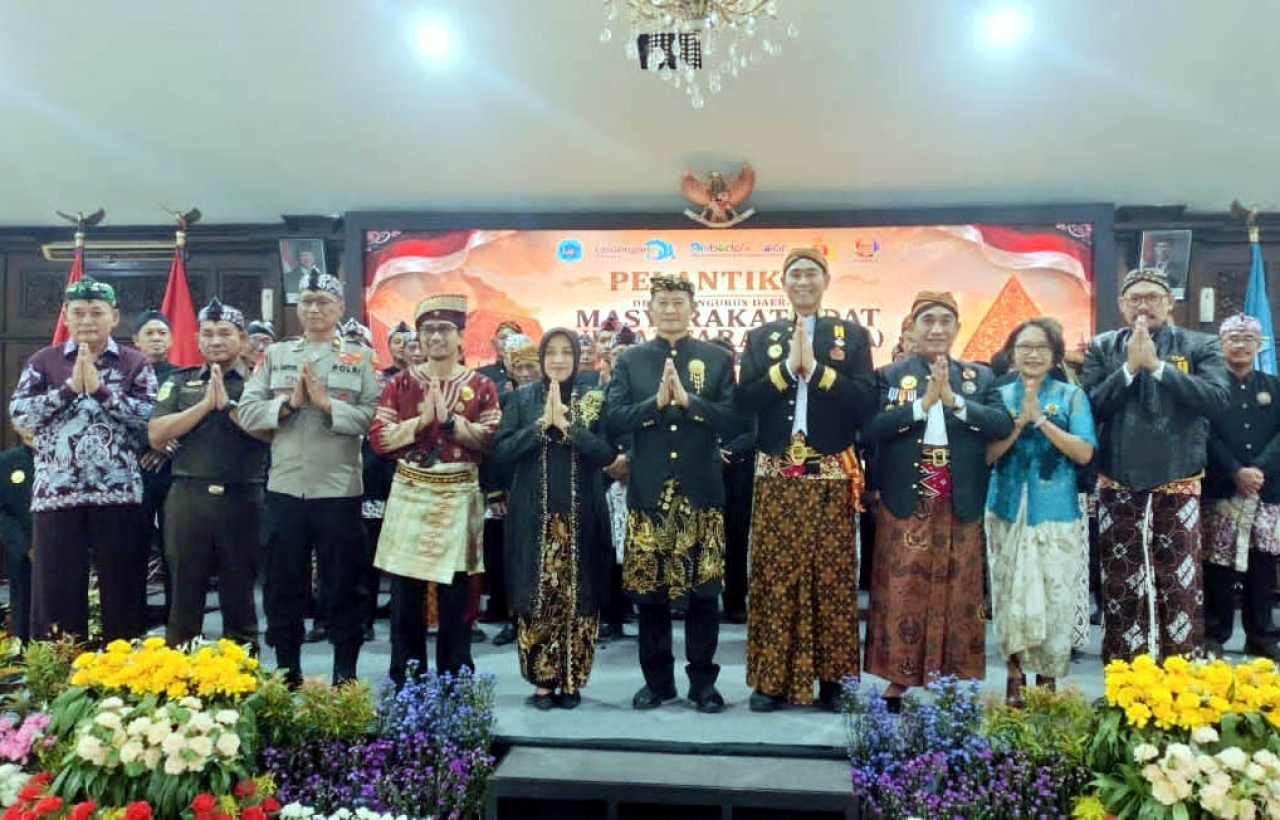 DPD MATRA Lamongan resmi dilantik dan siap menjalankan program pelestarian adat, budaya, seni, serta kearifan lokal bersama masyarakat. Foto/Humas Matra