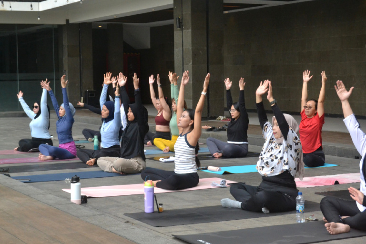 Yoga di Area Hotel, Aktivitas Sederhana untuk Menjaga Kesehatan Tubuh dan Pikiran