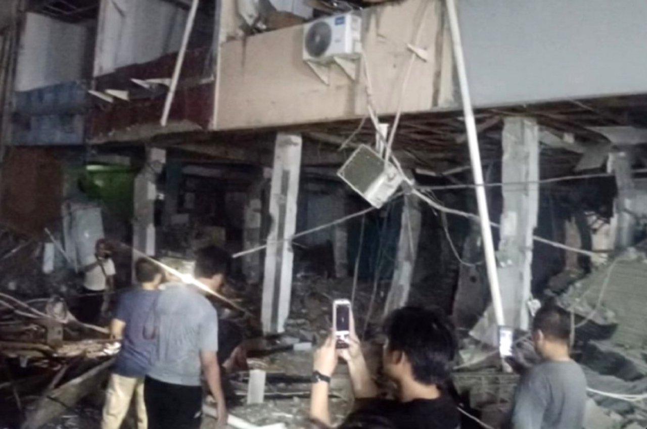 Kasus ini menjadi perhatian karena ledakan terjadi di kawasan pasar yang memiliki aktivitas masyarakat cukup tinggi.